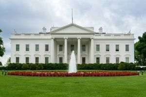CNBC: Curtea Supremă îi permite lui Trump să continue, deocamdată, construcţia sălii de bal a Casei Albe
